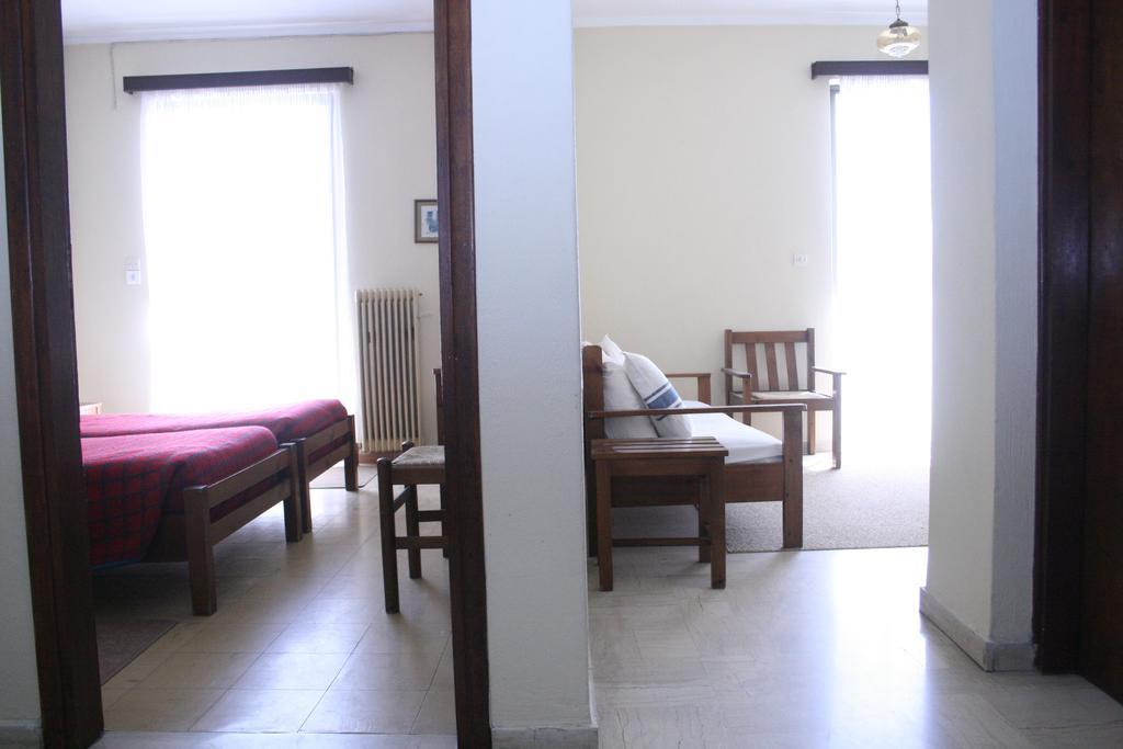Aparthotel Iliahtides Amarynthos Rum bild