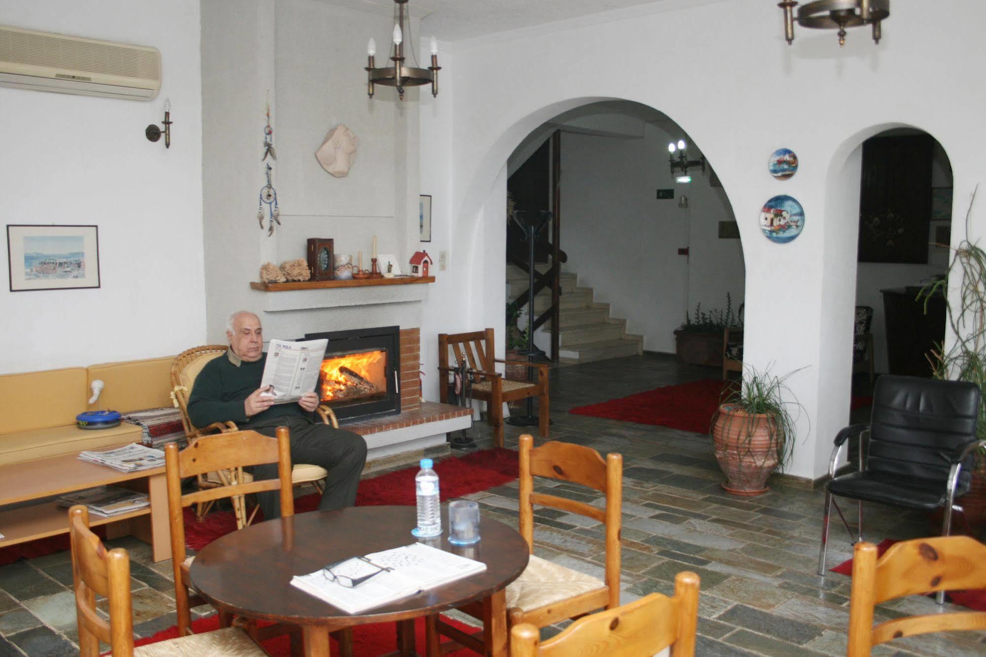 Aparthotel Iliahtides Amarynthos Exteriör bild