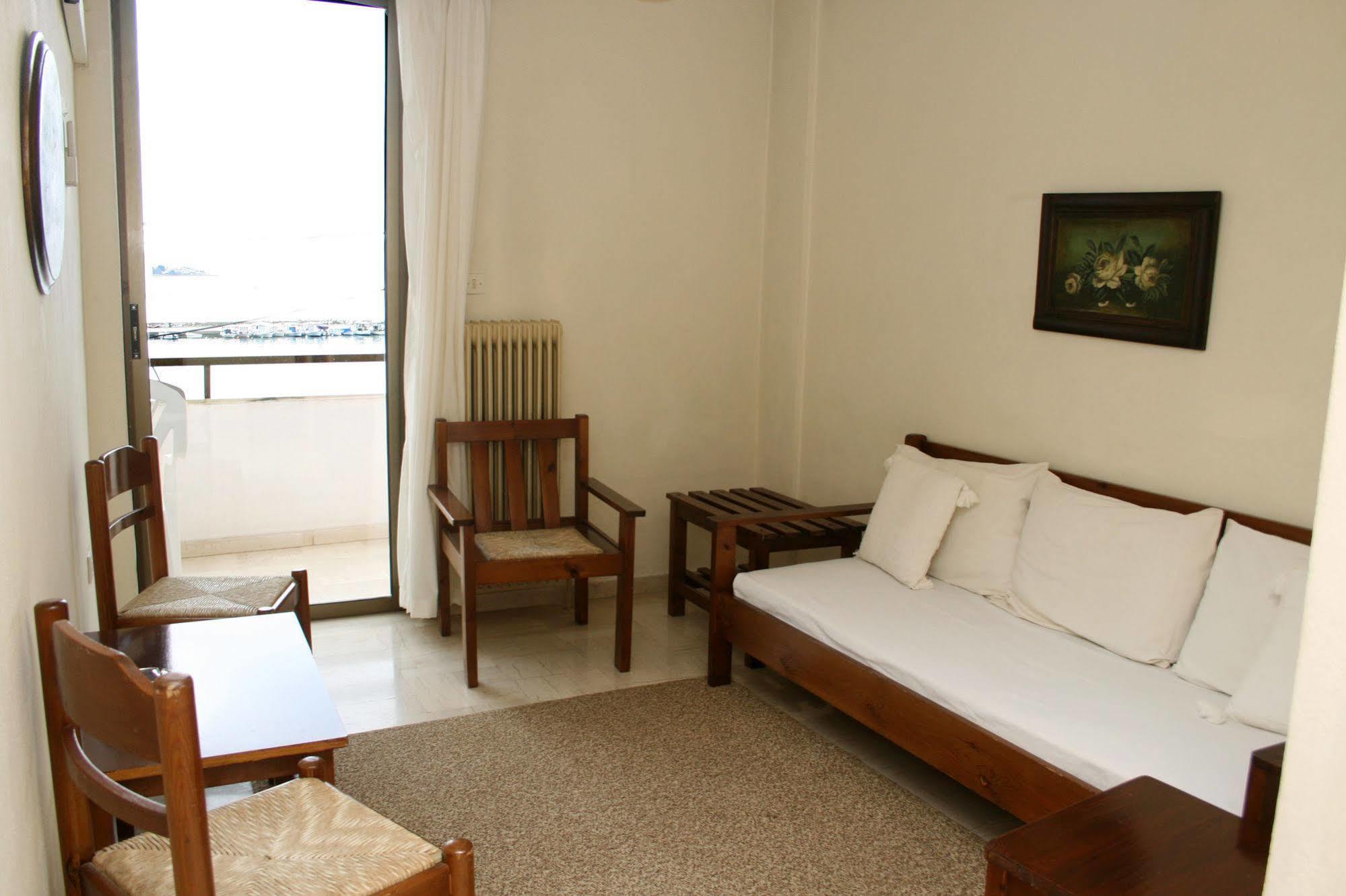 Aparthotel Iliahtides Amarynthos Exteriör bild