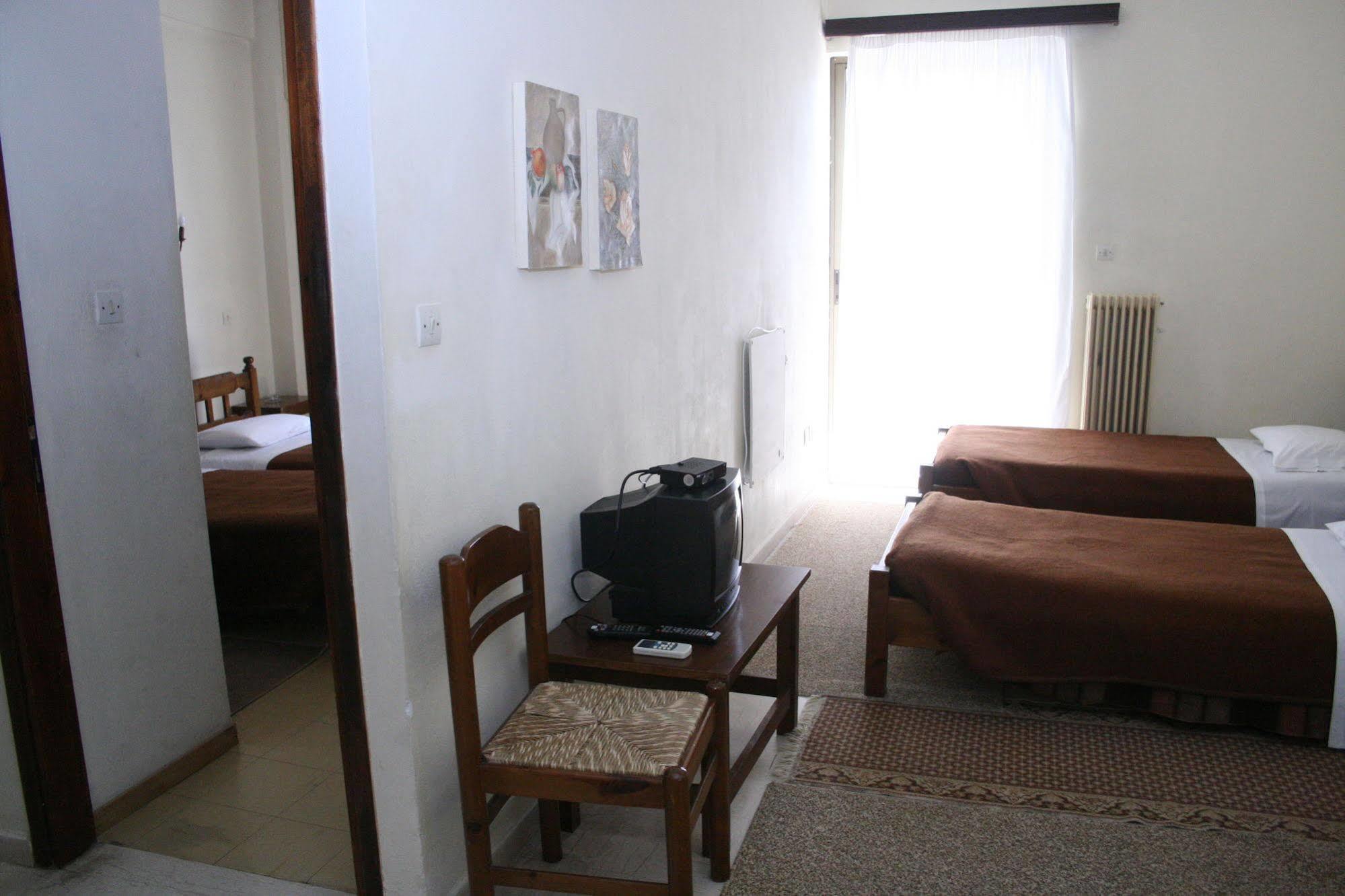 Aparthotel Iliahtides Amarynthos Exteriör bild