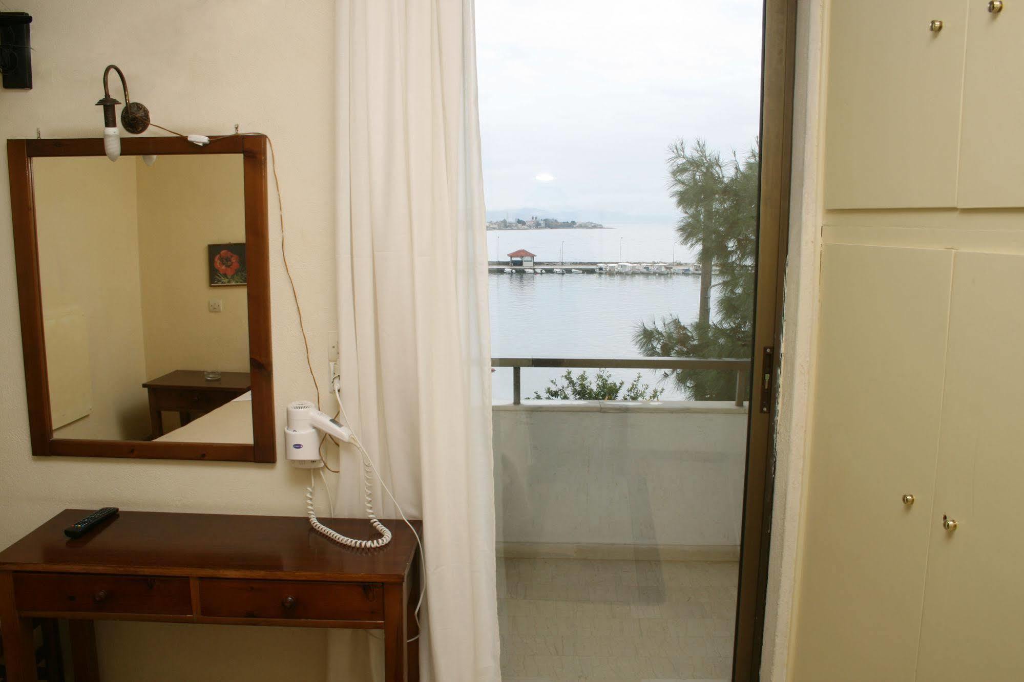 Aparthotel Iliahtides Amarynthos Exteriör bild